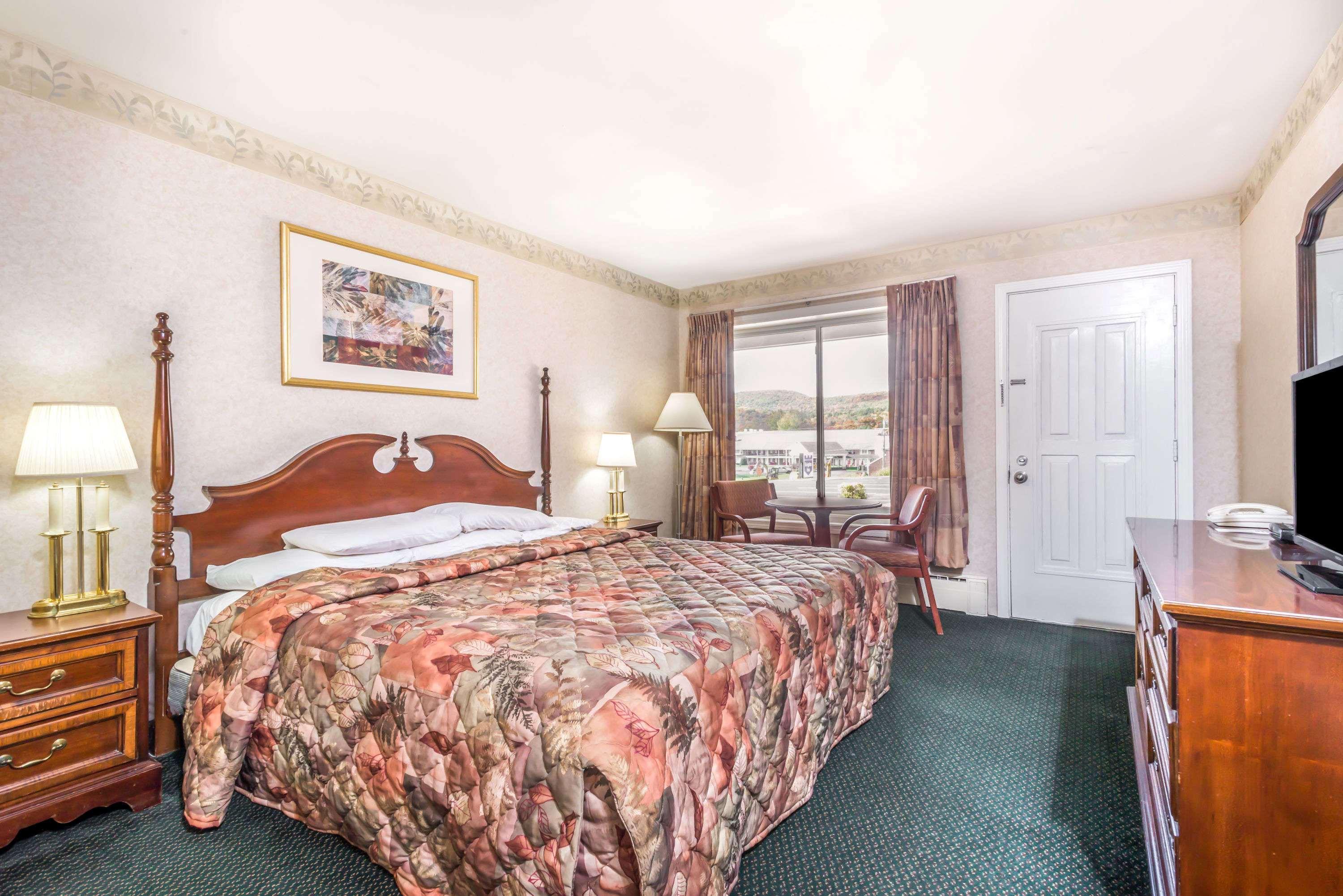 Knights Inn Lenox Εξωτερικό φωτογραφία