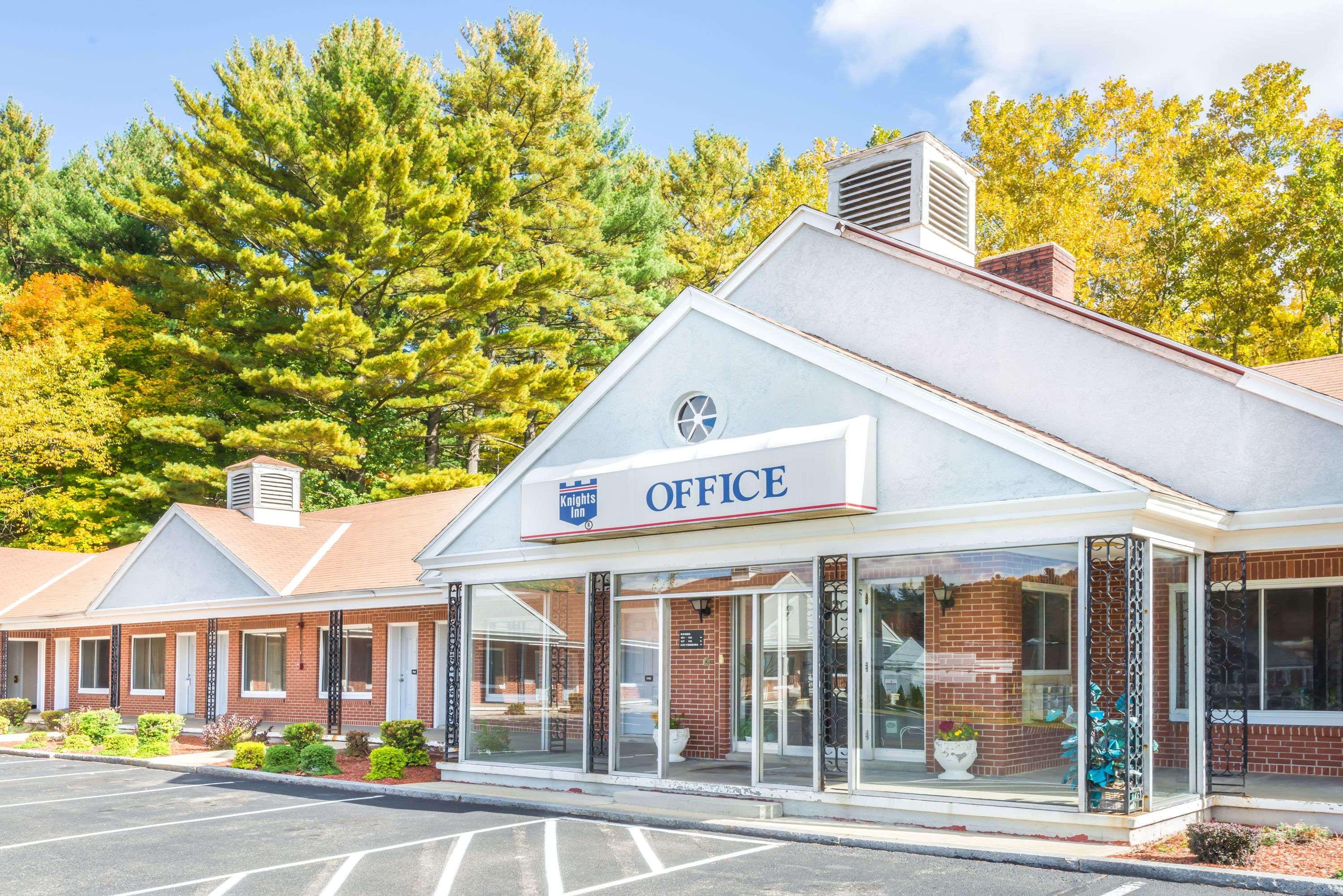 Knights Inn Lenox Εξωτερικό φωτογραφία